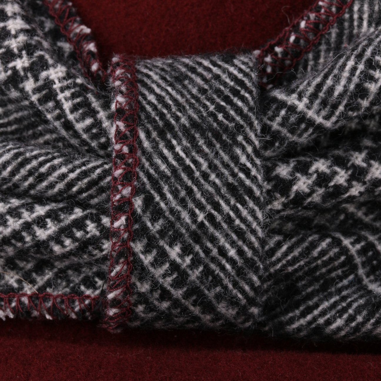 Ulla Soft Wool Glockenhut rot 13