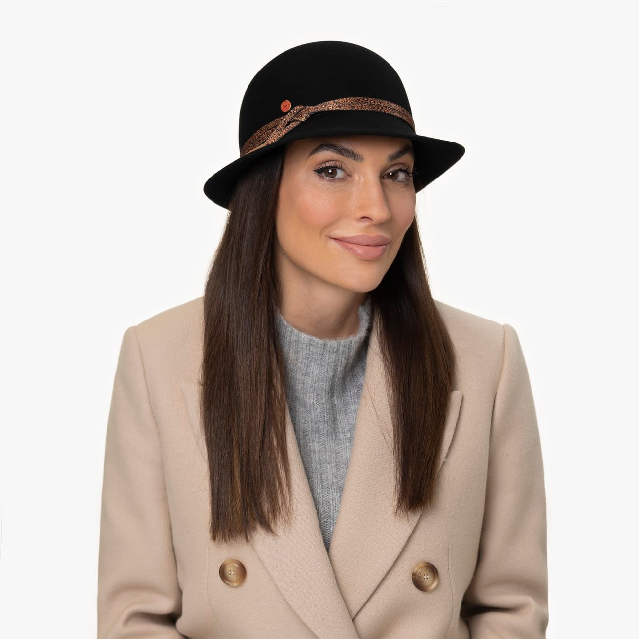 Mia Soft Wool Cloche Hat Modell 1